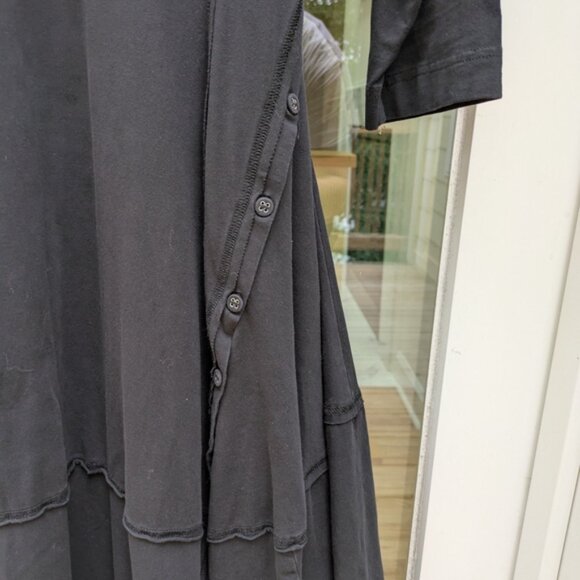 Rundholz Black A-Line Dress with 3/4 Sleeves and Crew Neck - Picture 3 of 13